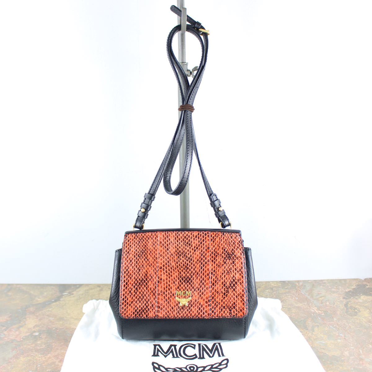 MCM LOGO LEATHER SHOULDER BAG/エムシーエムロゴレザーショルダーバッグ_画像1