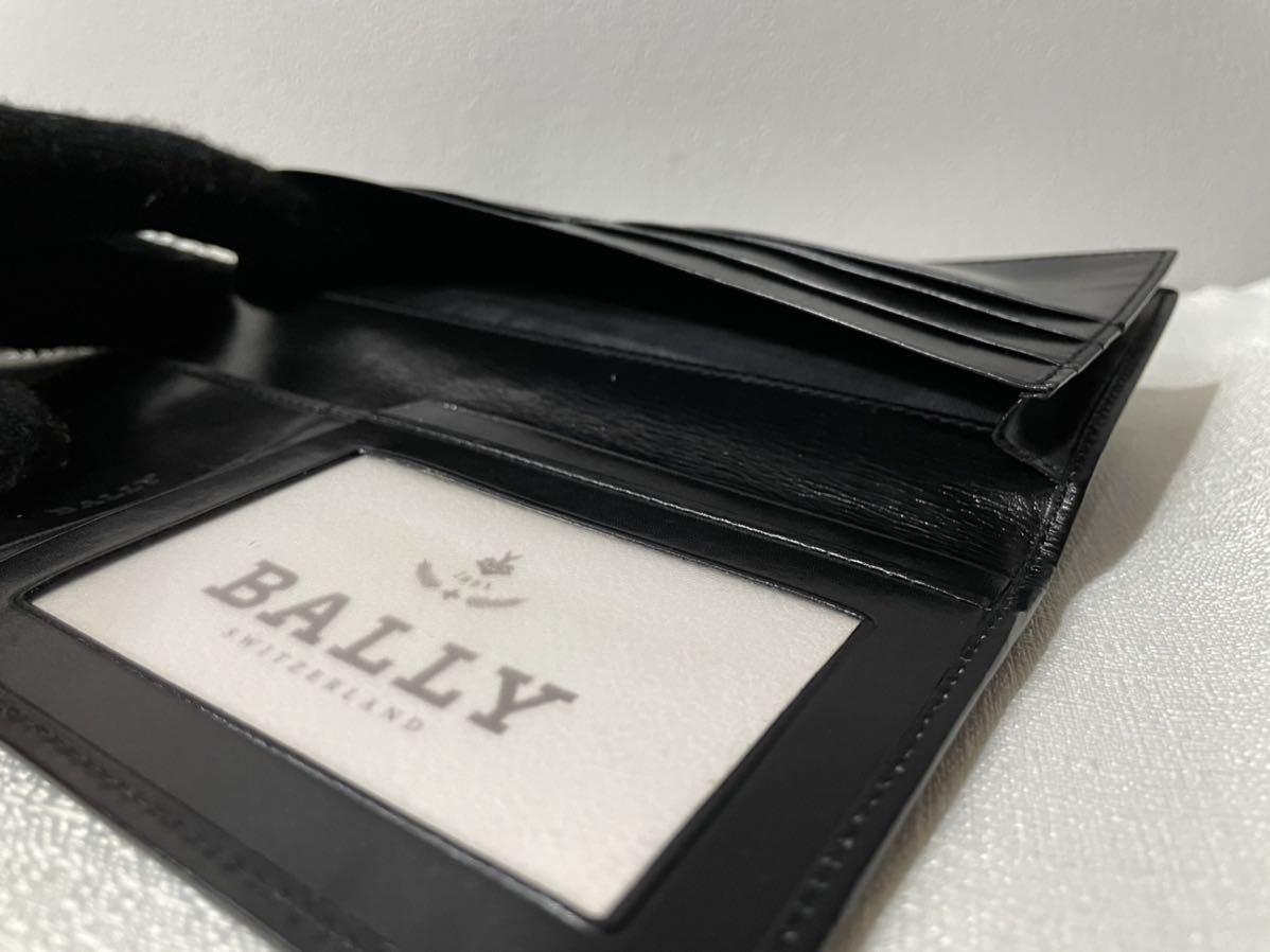 Barryの黒長財布