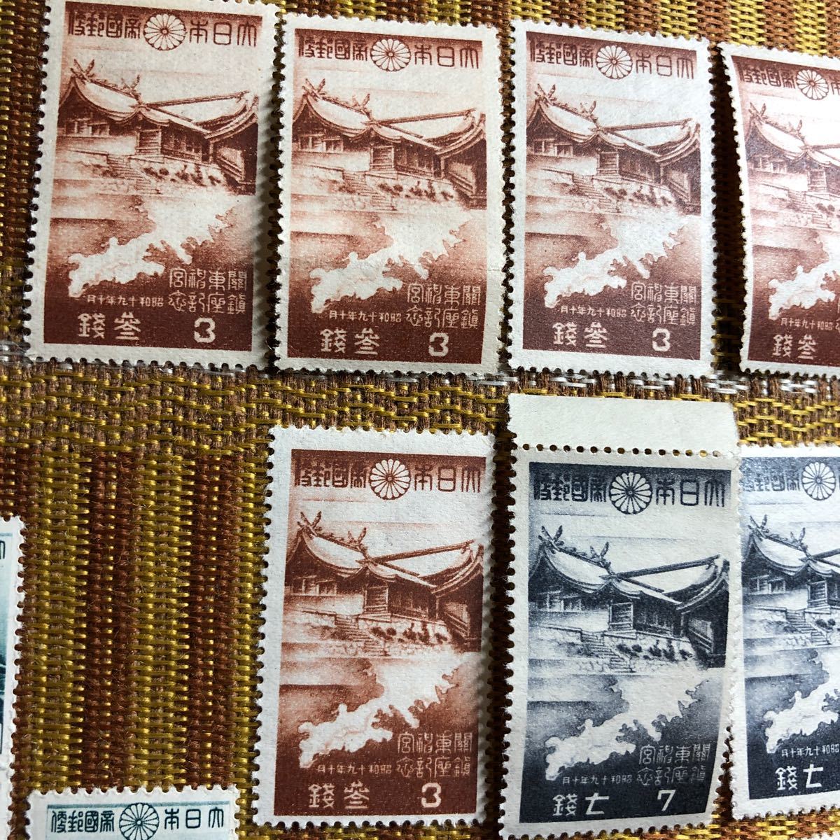 カタログ価8750円！美品選りすぐり！昭和19年　神社記念切手3種×5枚ツヤピカ