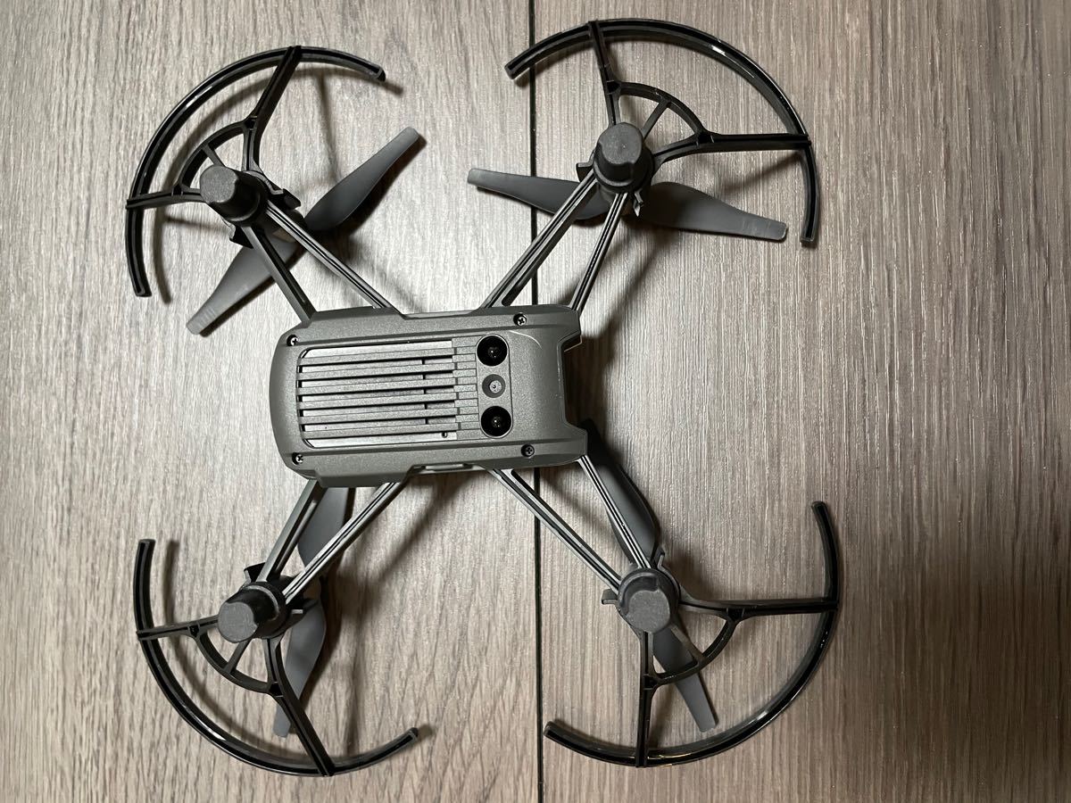 DJI ドローンTello