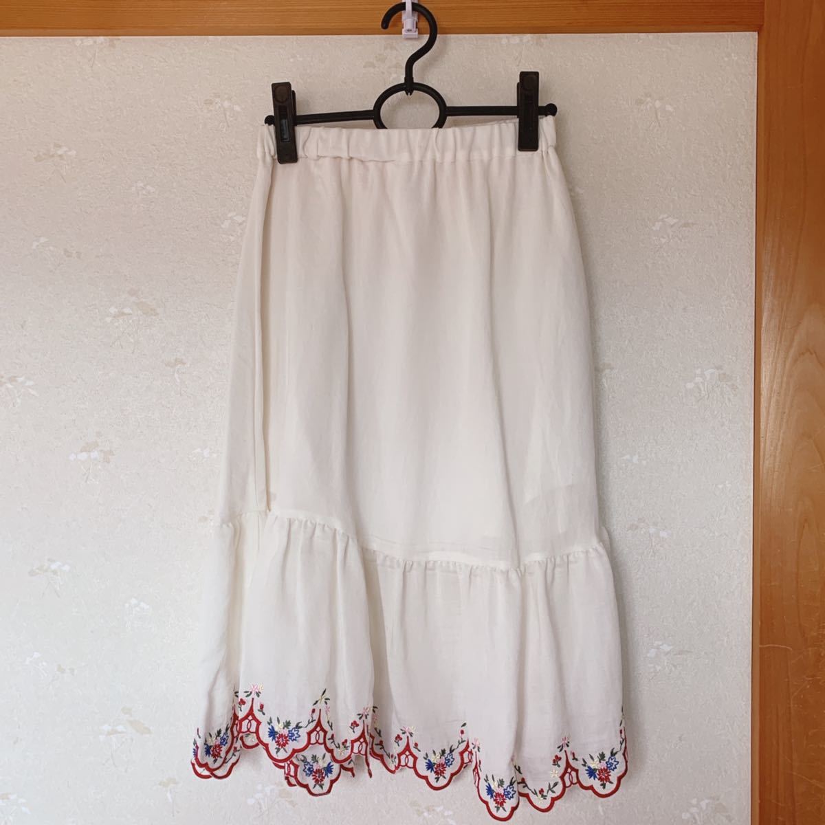 【春夏先取り特価！dazzlin】フラワースカラップスカート ホワイト