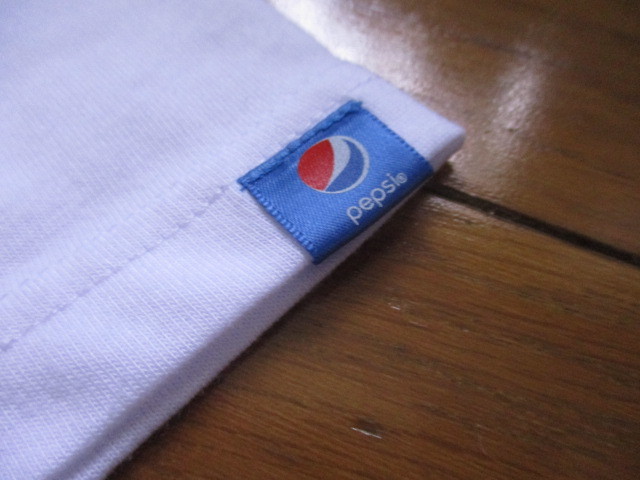 新品　タグ付き　ペプシ　白　Tシャツ　Mサイズ　デカロゴ　PEPSI　ペプシカラー　レア_画像3