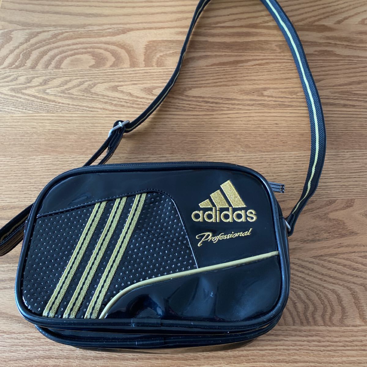 アディダス エナメルバッグ ミニ|PayPayフリマ adidasエナメルバッグミニ