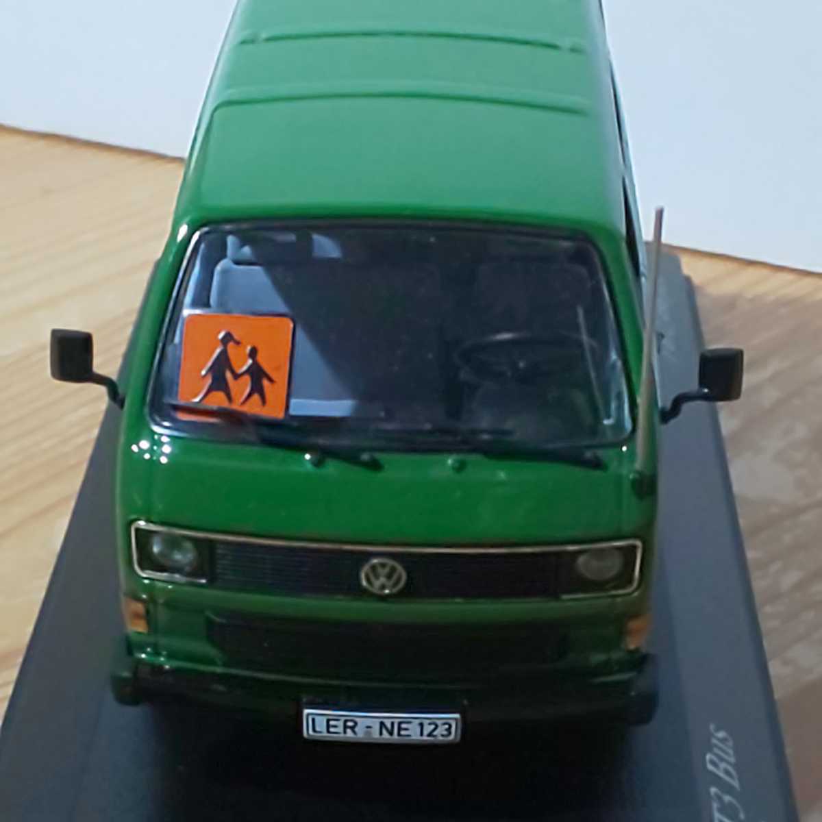 値引 ミニチャンプス【1/43 VW ヴァナゴン ワーゲン BUS】グリーン T3 乗用車