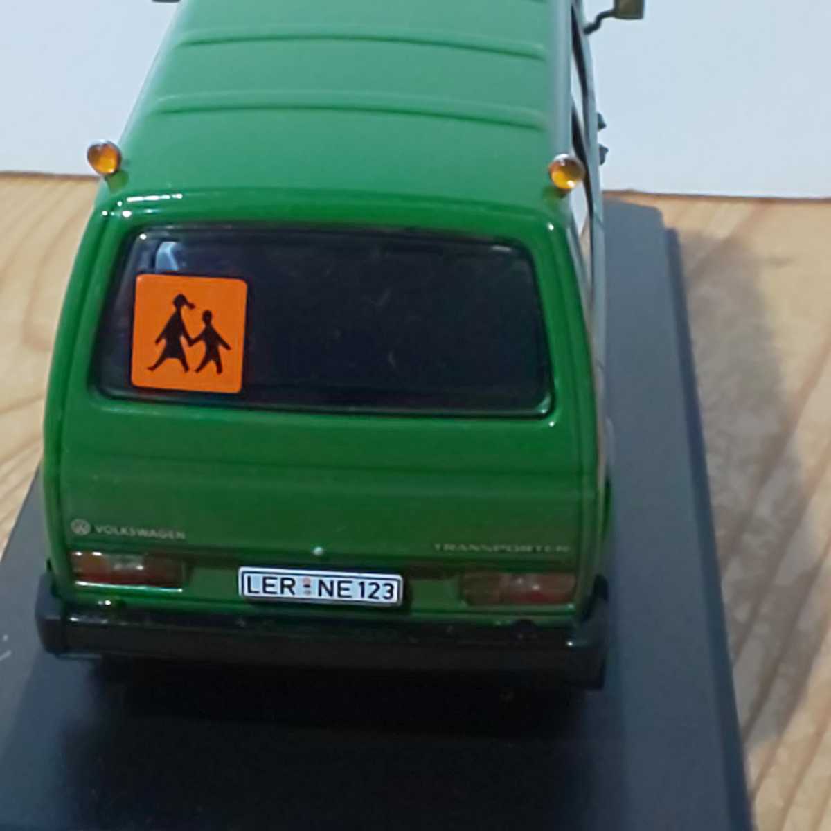 ミニチャンプス【1/43 VW T3 BUS】グリーン ワーゲン ヴァナゴン ミニチャンプス【1/43 VW T3 BUS】グリーン ワーゲン ヴァナゴン