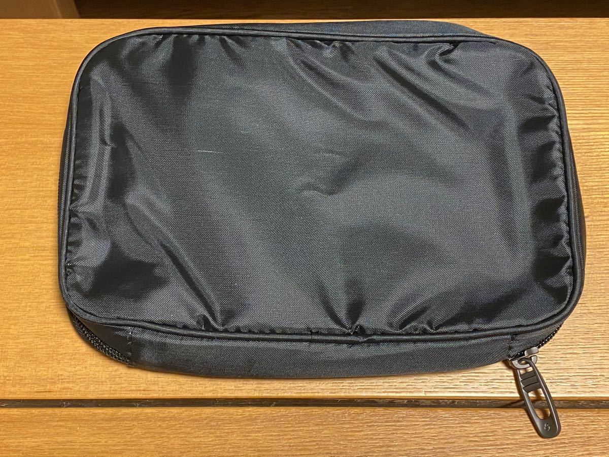サムソナイト LEVERAGE メッセンジャーバッグ　PC保護パッド&アクセサリーポーチ付き　ブラック