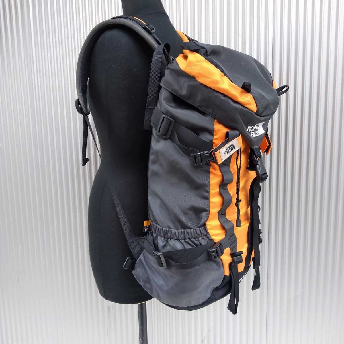 【国内正規品】ノースフェイスTHE NORTH FACE/SPIRE 30/デイパック/リュック/登山/バックパック/サンライトオレンジ×アスファルトグレー/