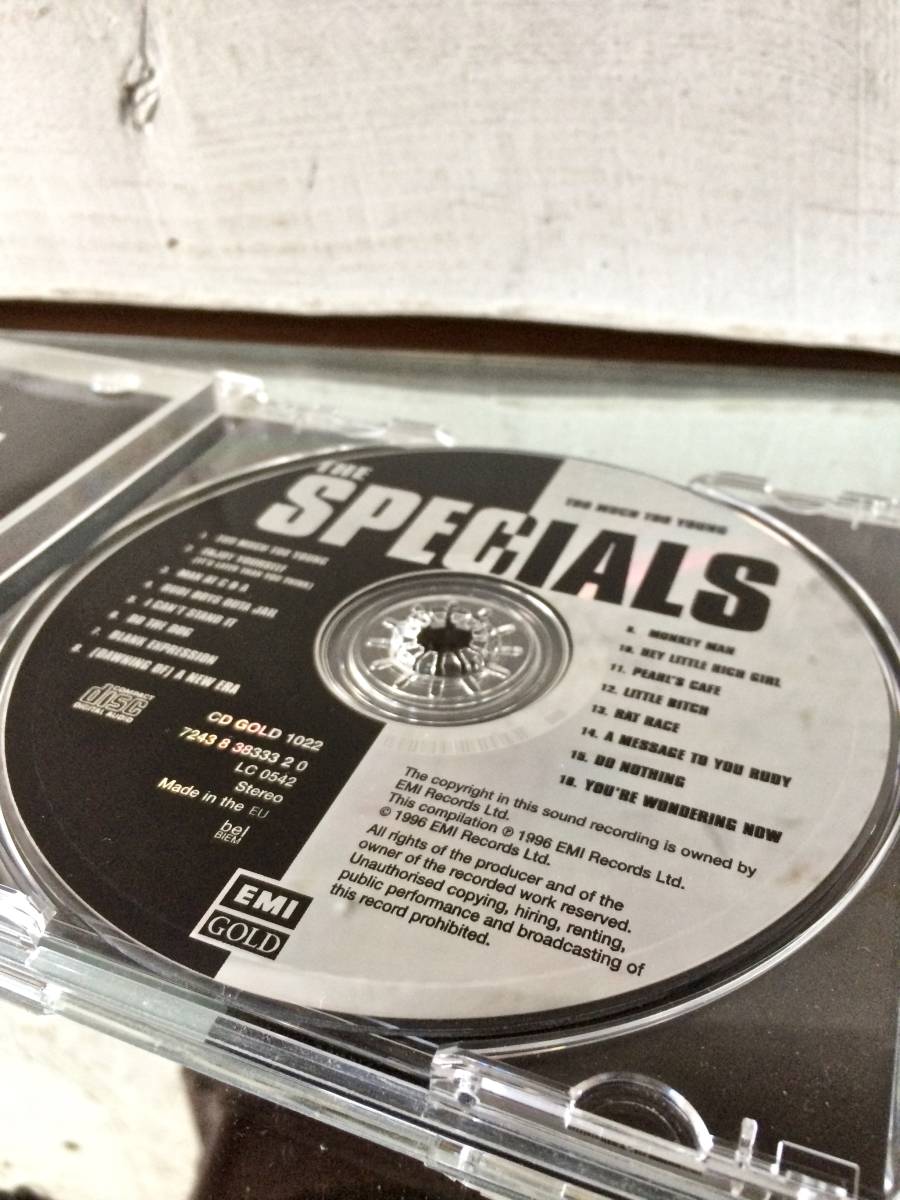 Too Much Too Young☆中古CD The Specials,EMI Gold 7243 8 38333 2 0, EMI Gold CD GOLD 1022_盤の様子