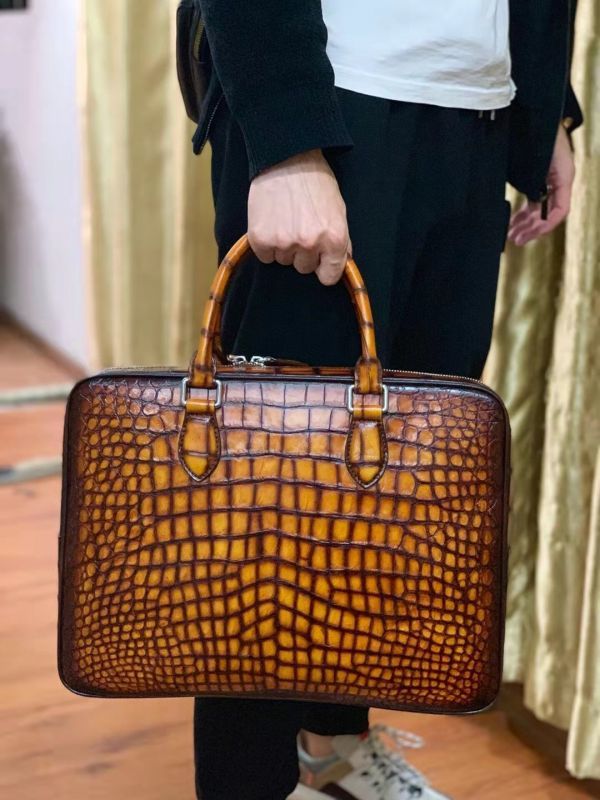 逸品 ワニ革 鞄 クロコダイルレザー ハンドバッグ 旅行バッグ 手揚げバッグ 旅行用鞄 出張 通勤 大容量 メンズ 男性 大人気 プレゼント 逸品 ワニ革 鞄 クロコダイルレザー ハンドバッグ 旅行バッグ 手揚げバッグ 旅行用鞄 出張 通勤 大容量 メンズ 男性 大人気 プレゼント