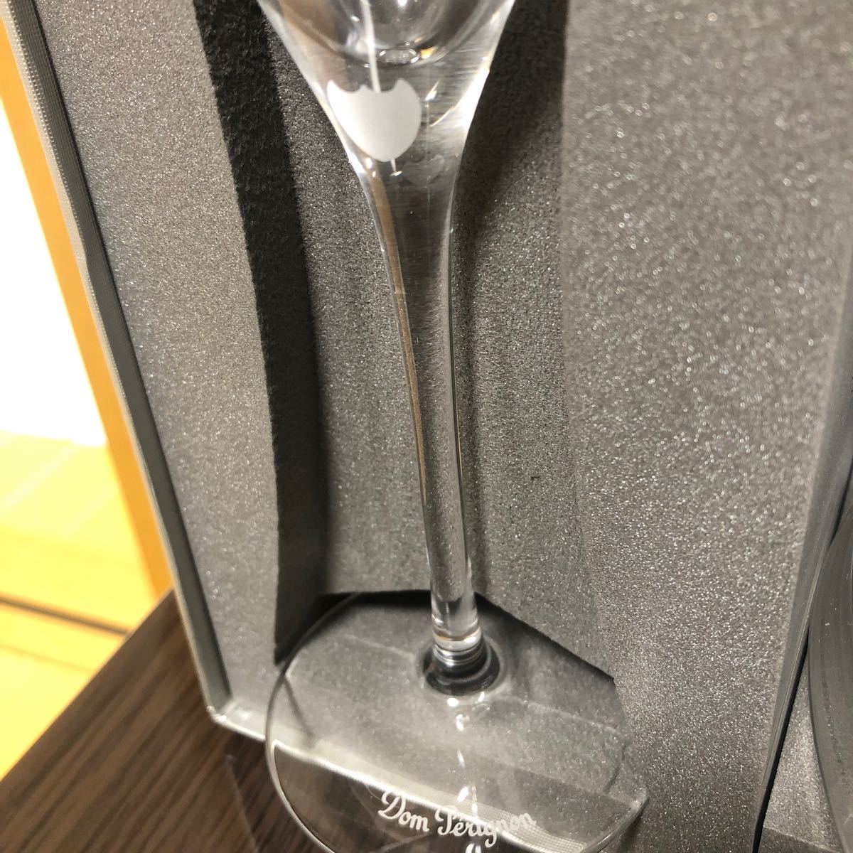 新品ドンペリニヨンのシャンパングラス2脚とシャンパンクーラーの