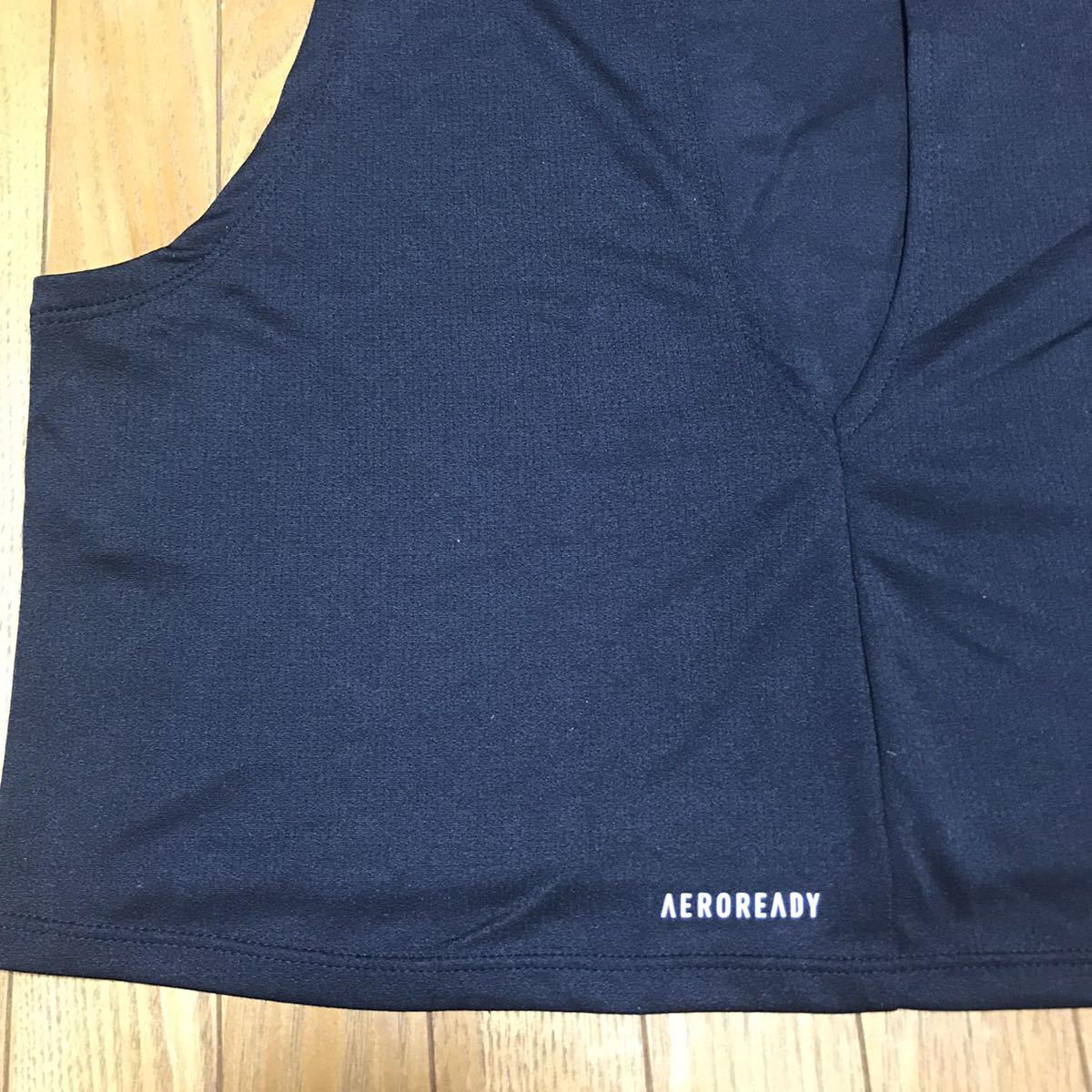 [アディダス] ランニング タンクトップ ファスト グラフィック クロップTシャツ GLR48 レディース Mサイズ 送料込み