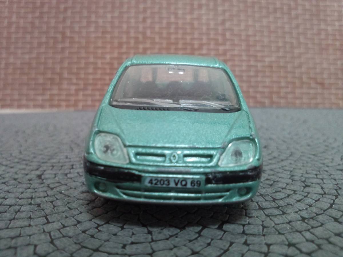 【中古品】 1/57 RENAULT SCENIC Ⅱの画像2