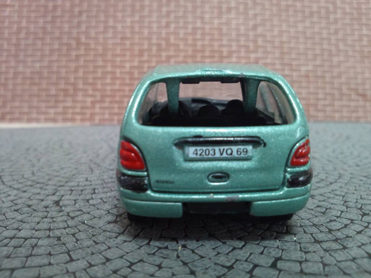 【中古品】 1/57 RENAULT SCENIC Ⅱの画像6