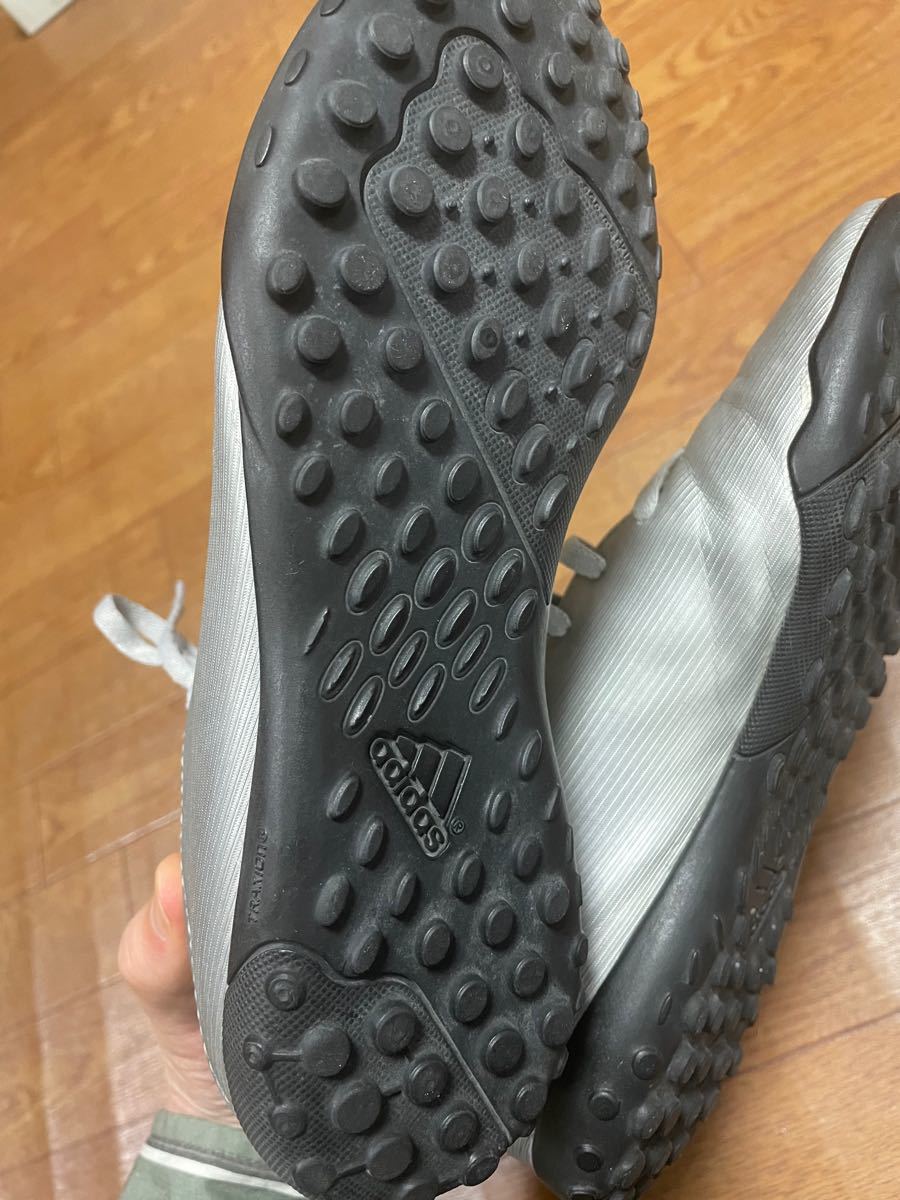 adidas サッカーシューズ　21.5cm