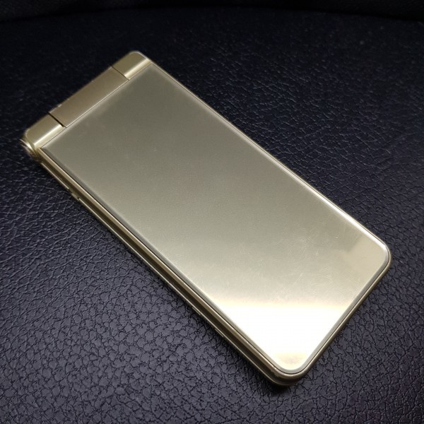 AQUOSケータイ2 ゴールド 601SH【SIMロック解除済み】 送料無料】【SIMロック解除品】AQUOS ケータイ2 601SH ガラケー