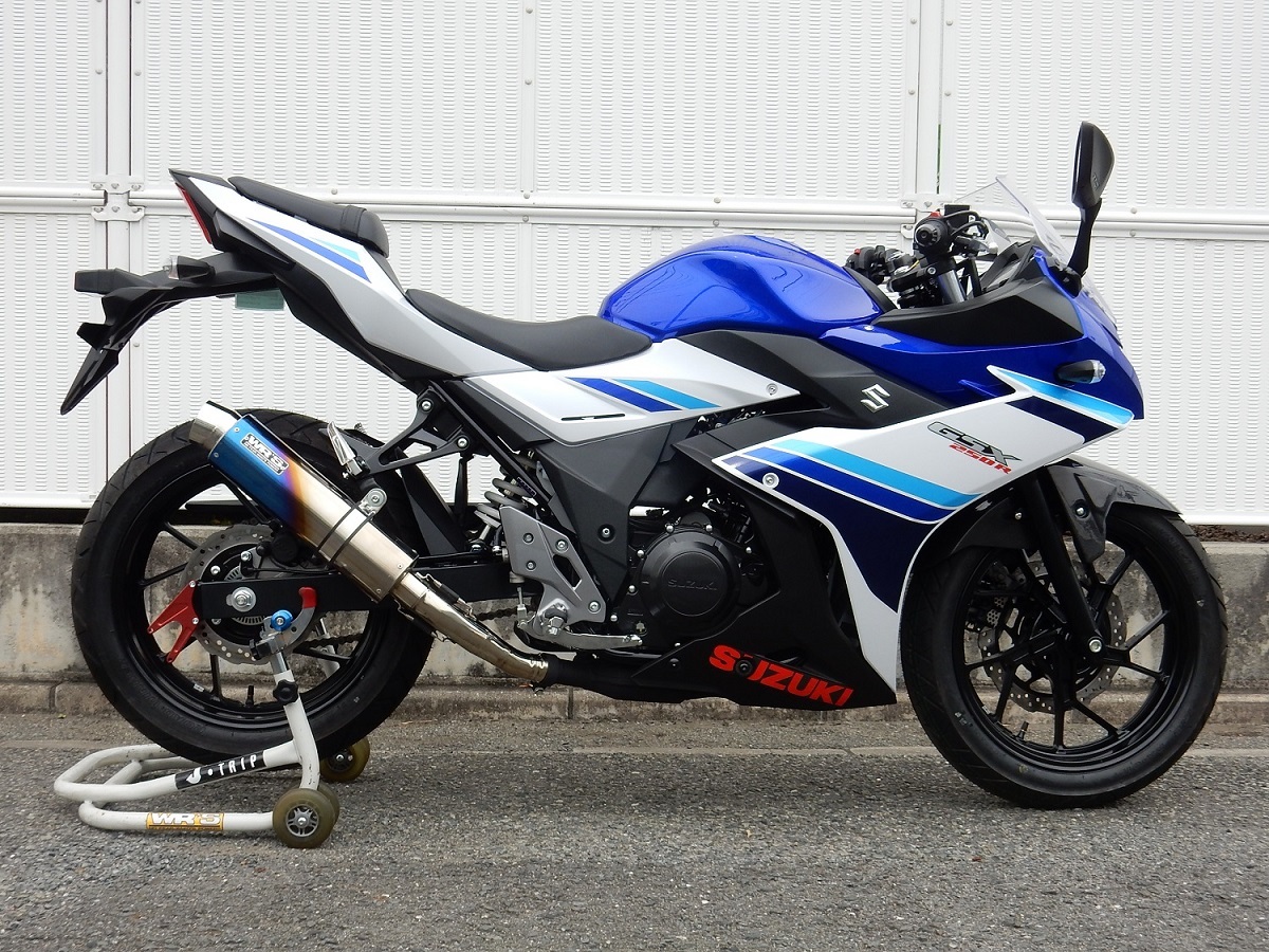 新品 WR’S 2017-2022・2023 GSX250R (2BK-DN11A/8BK-DN12B) スリップオン ラウンドタイプ ステンレス/チタン(焼き色) BK3220JM マフラー_画像1