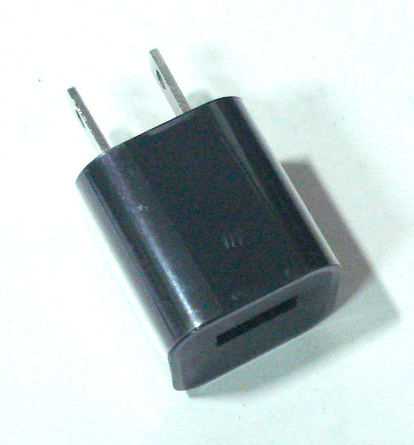 USB充電器　DY-0501000U 　5V1A　■yh2787-01_画像1
