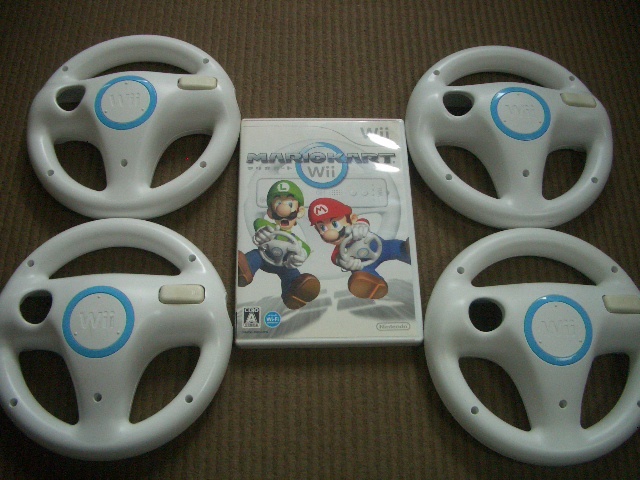 ★☆即決有Wii マリオカートWii ハンドル4個付き☆★_画像1