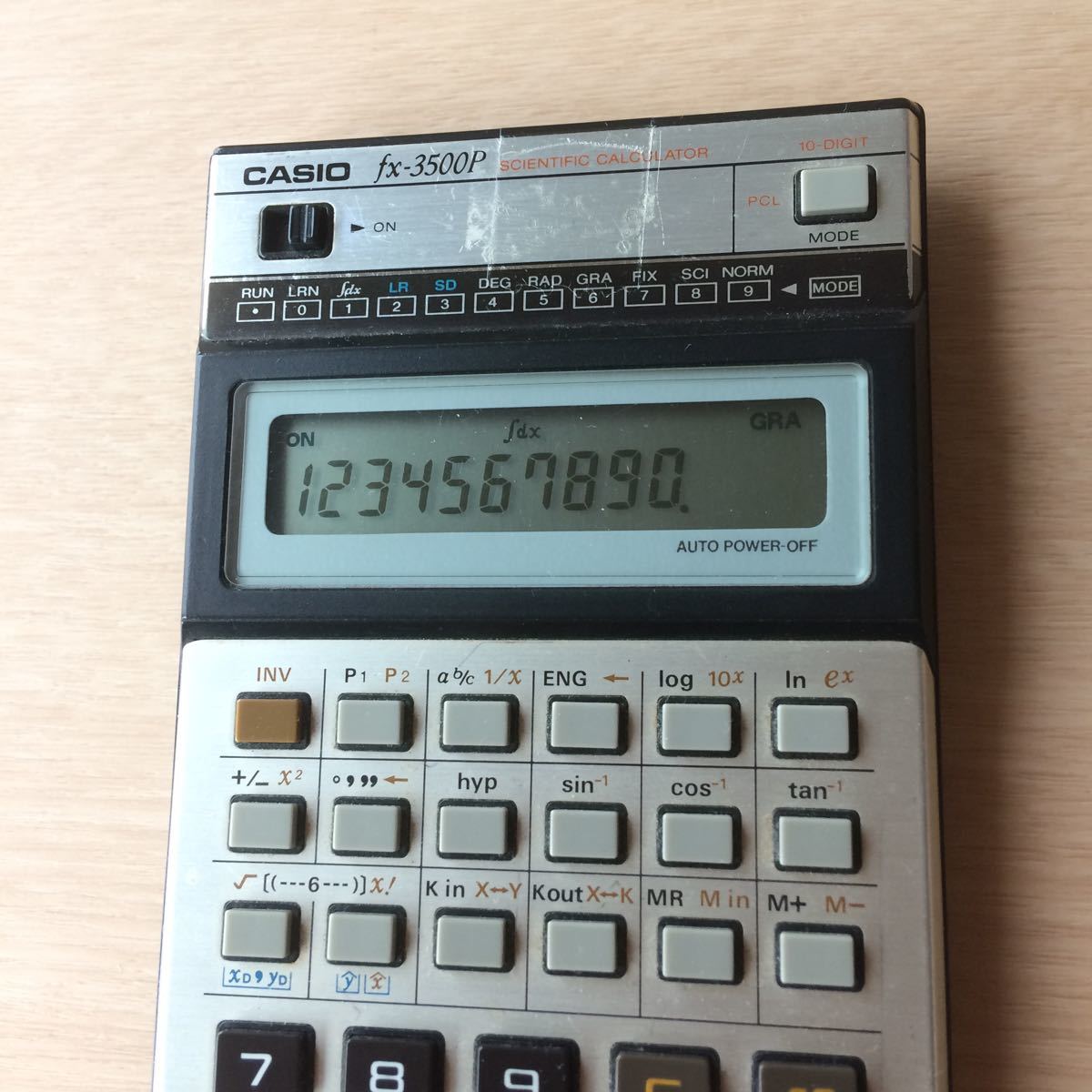 カシオの関数電卓 fx-3500P ボタン電池付き 稼働品です。 中古品です。10桁表示です。
