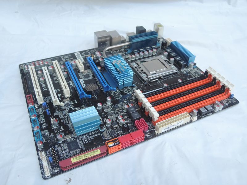 ASUS P6T LGA1366 i7 correspondence ATX motherboard i7-920 attaching operation screen have 