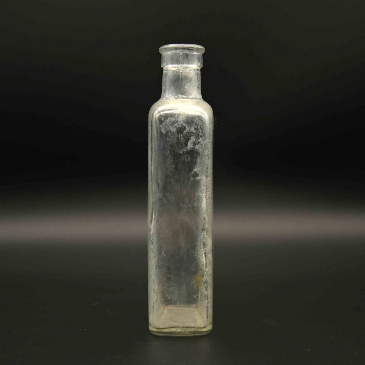 2474　薬瓶　メディスンボトル　長方形　クリア　ボトルディグ　ヨーロッパ　ヴィンテージ_画像4