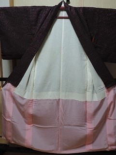  pretty! pink. lame child kimono girl . fine pattern wide collar .. black length 142cm used kizg53*..*