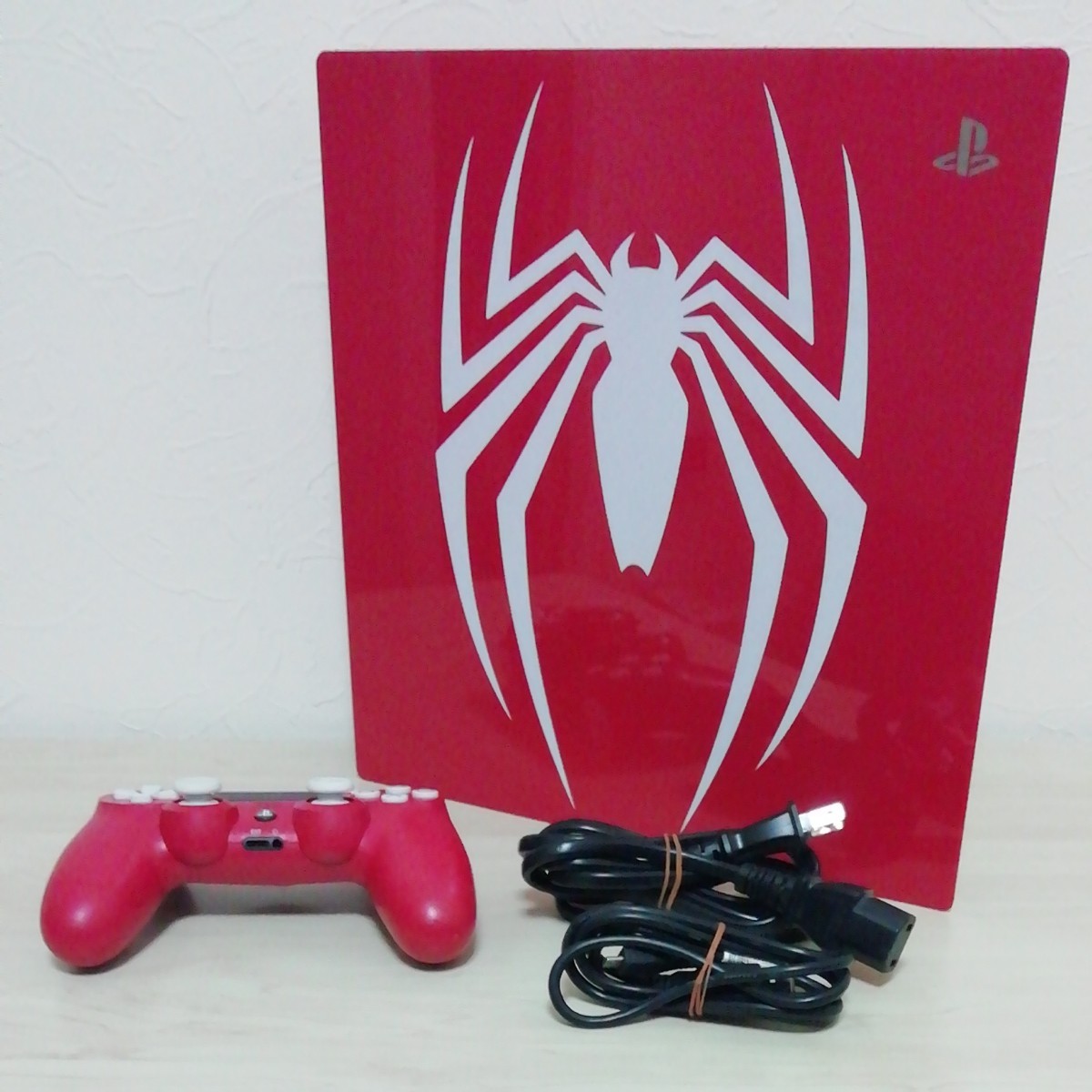 PlayStation 4 Pro Spider-Man Limited Edition　スパイダーマン・リミテッドエディション