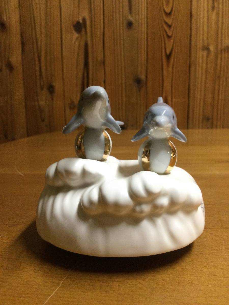  objet d'art music box dolphin rotary beautiful goods 