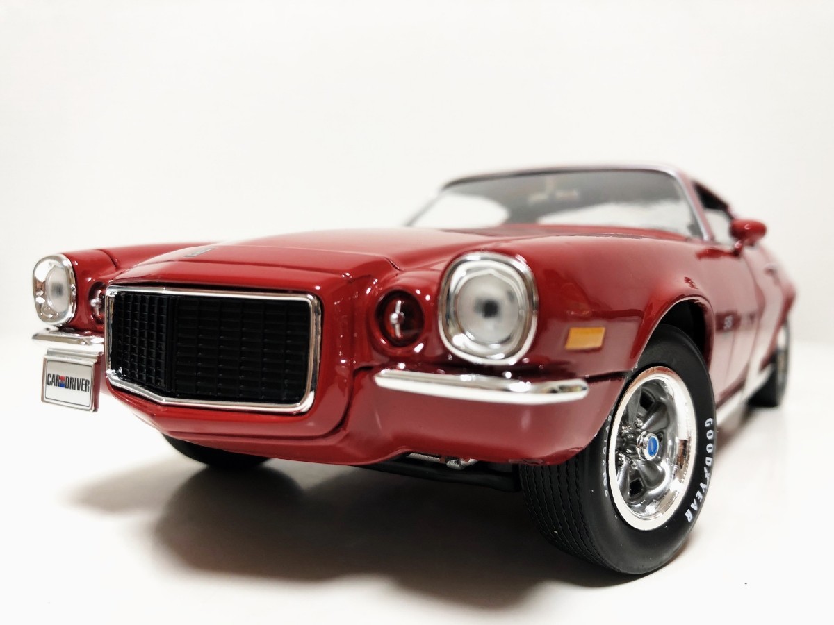 超特価激安 ミニカー 1 18 AUTOWORLD 1967 シボレー カマロ Z28 赤 白