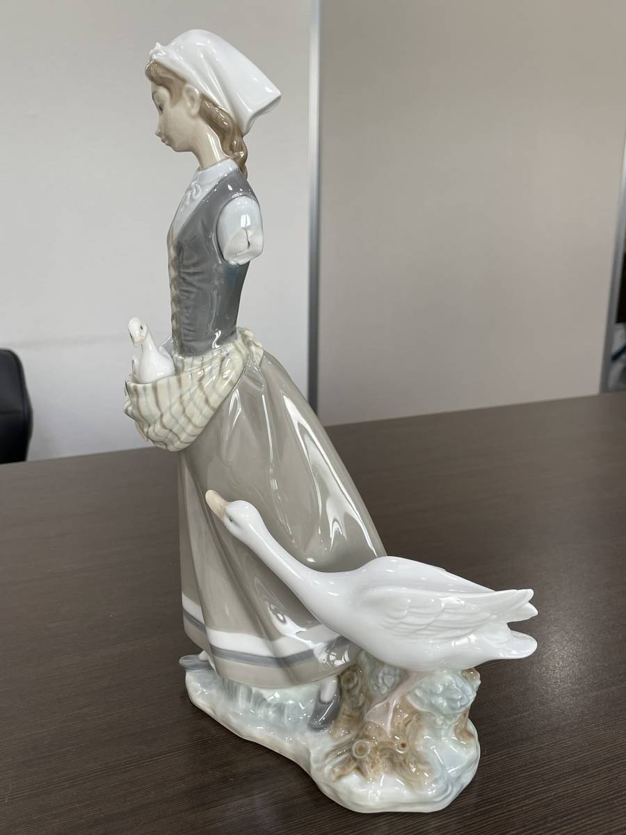 ☆【陶器人形・インテリア置物】LLADRO(リヤドロ) Girl with Goose
