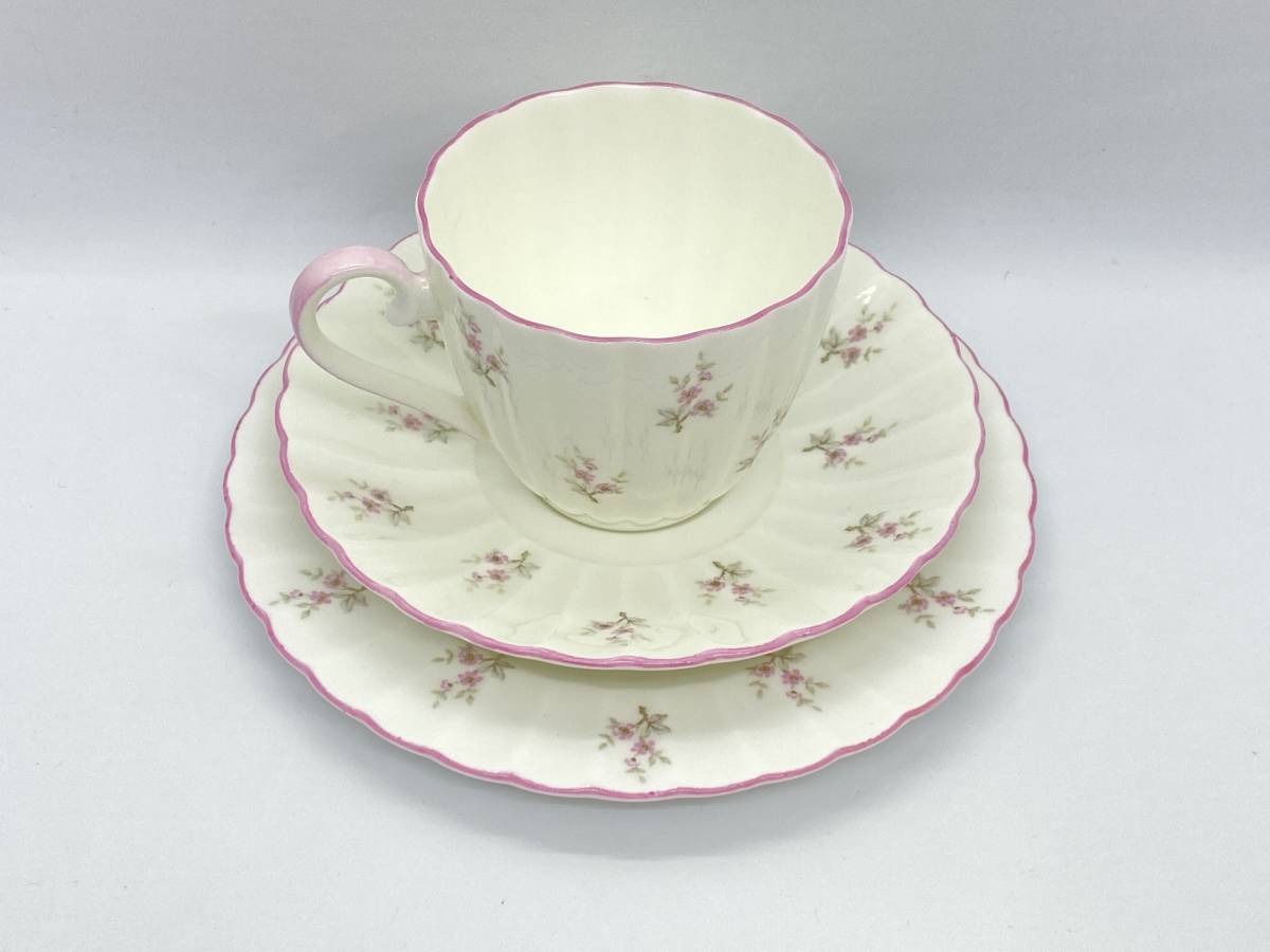 ＊レア＊ WEDGWOOD ウェッジウッド RARE ROYAL TUSCAN Antique Tea Cup Trio アンティーク ティーカップ&ソーサー＆プレートトリオ *624_画像2