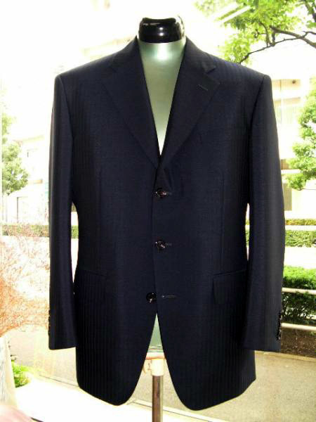 【スーツ】　お手持ちの服地お仕立てします。　納期は約４週間となります。　本仮縫い付きも可能です。　J99362