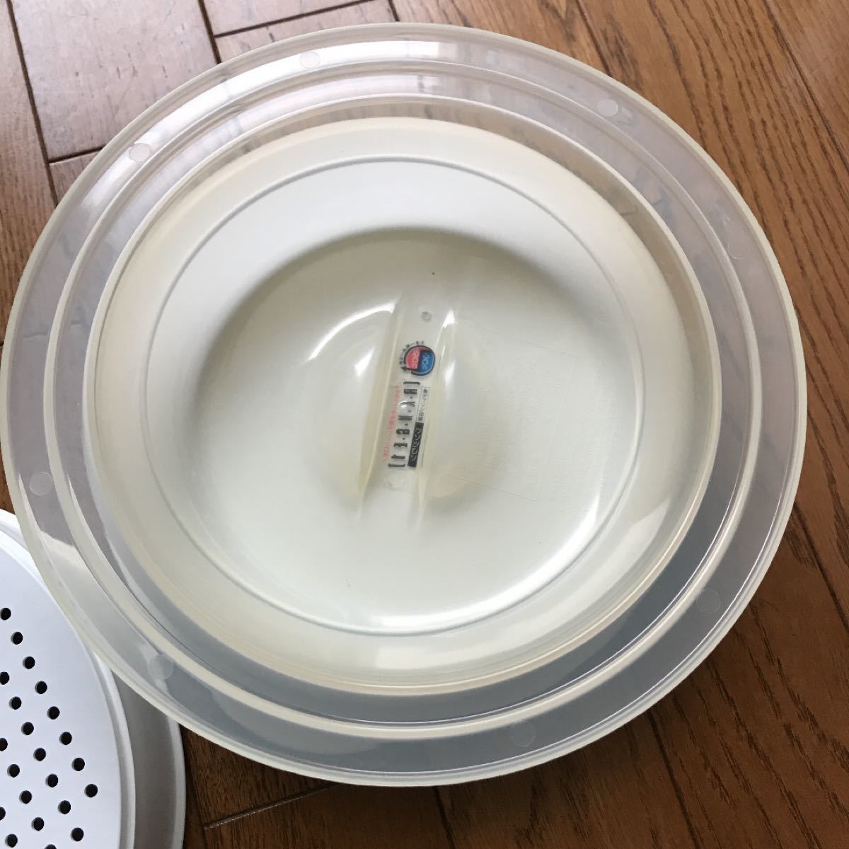 美品　電子レンジ容器  蒸し器