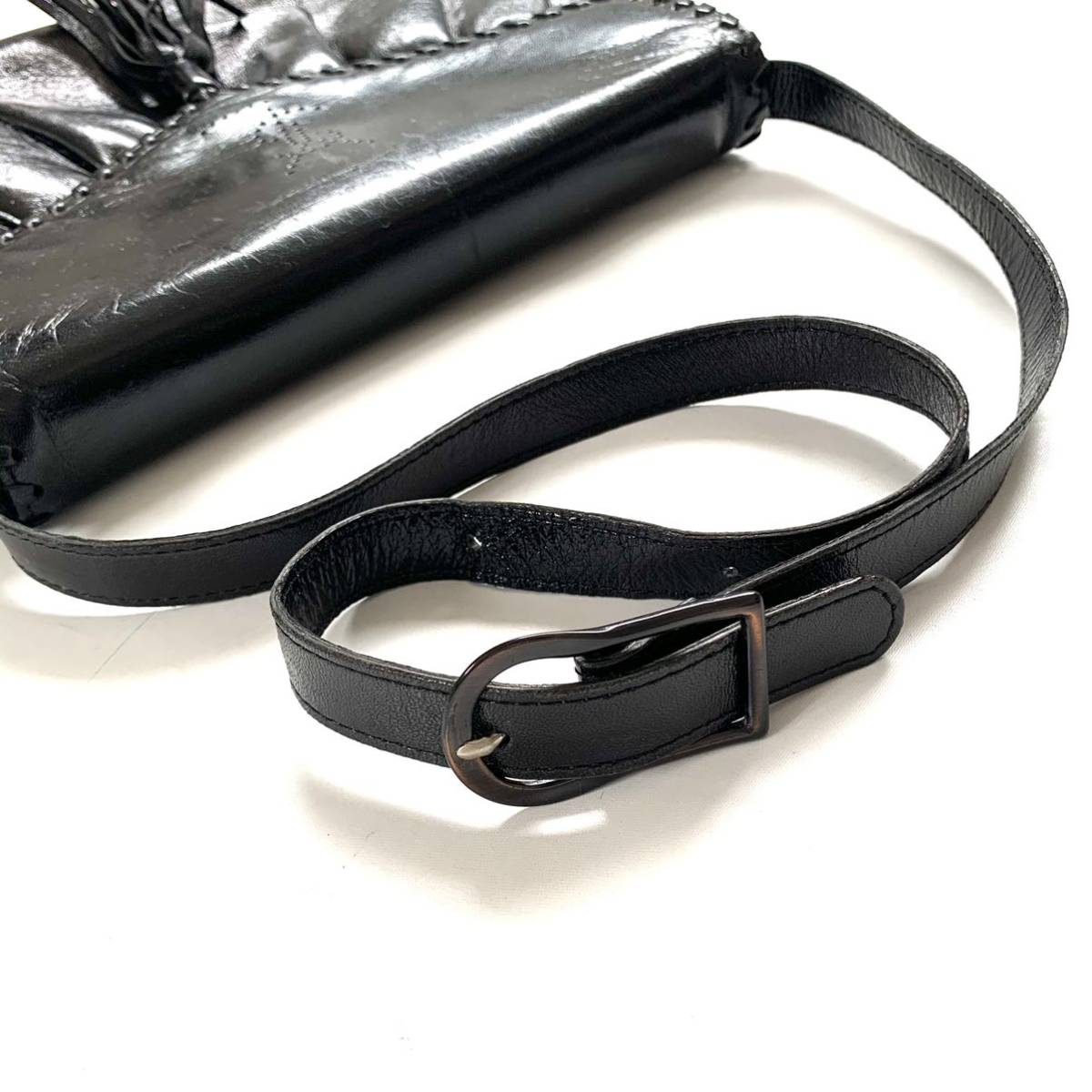 YvesSaintLaurent イブサンローラン ロゴ刻印 ショルダーバッグ YvesSaintLaurent イブサンローラン ロゴ刻印 ショルダーバッグ