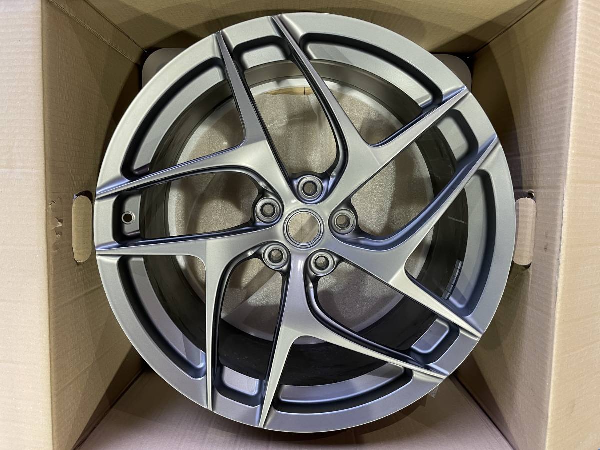 お買い得モデル フェラーリ 812 スーパーファスト 純正ホイール 右