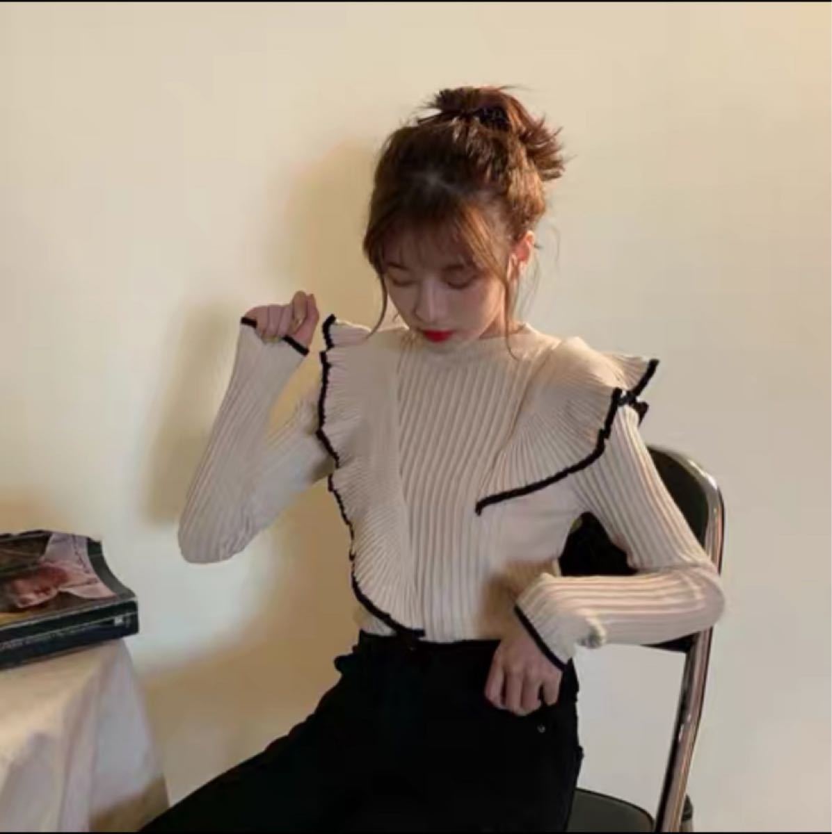Paypayフリマ アシンメトリー フリルニット ベージュ トップス 韓国ファッション ガーリー 春コーデ Paypayフリマ アシンメトリー フリルニット ベージュ トップス 韓国ファッション ガーリー 春コーデ