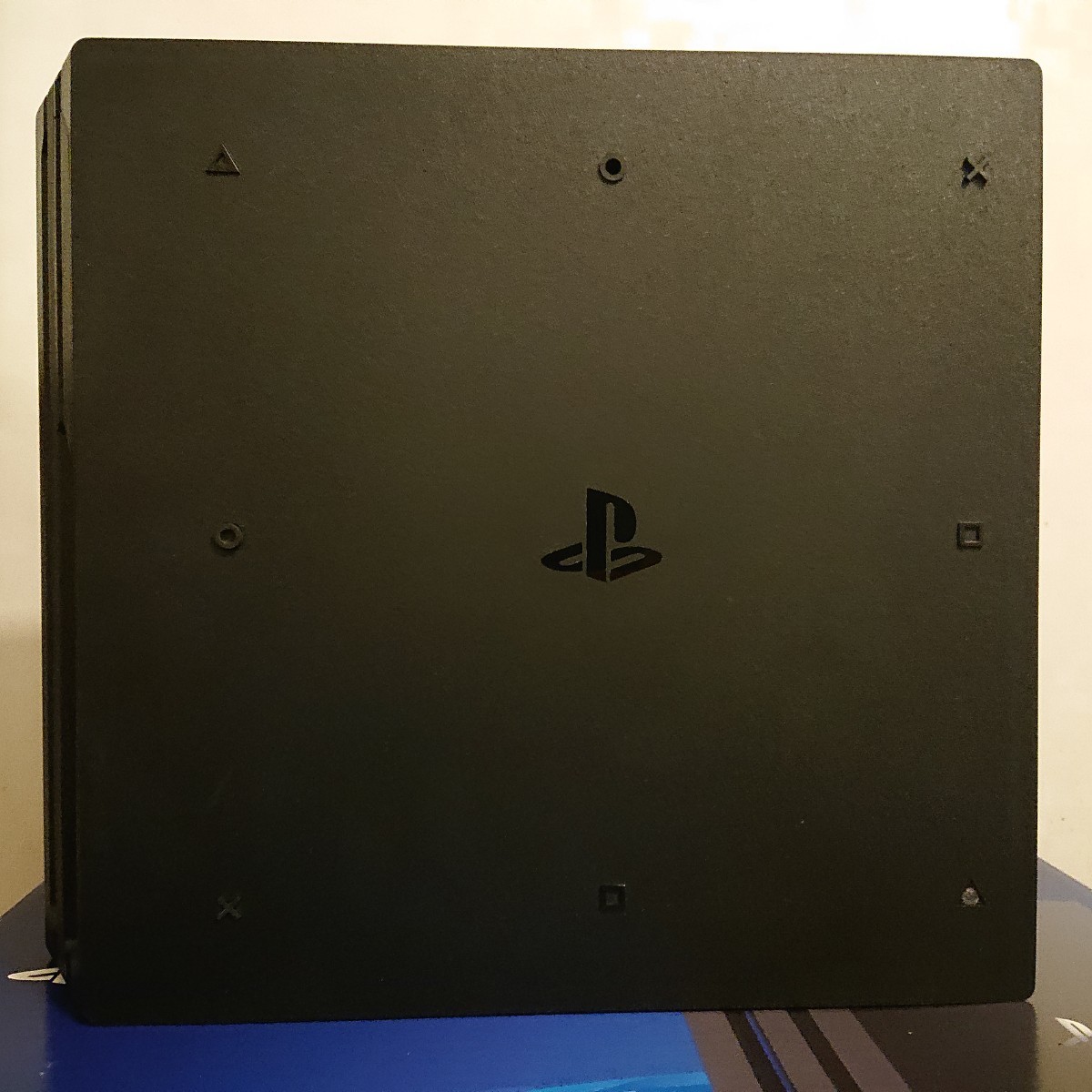 PlayStation 4 pro CUH-7200B