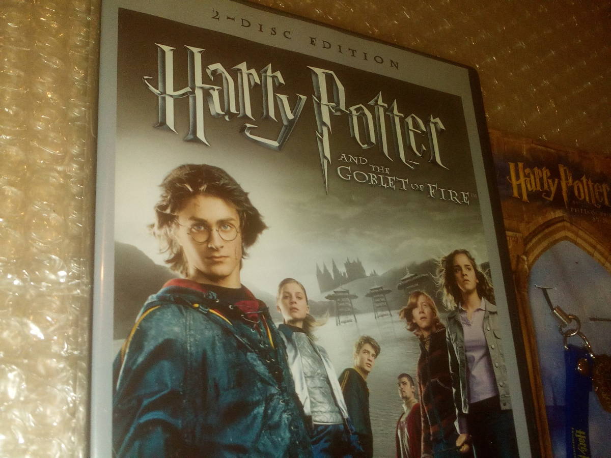  price cut negotiations, warm welcome ~ Harry Potter ... goblet ~ 2 sheets set DVD strap + can badge attaching used good goods 