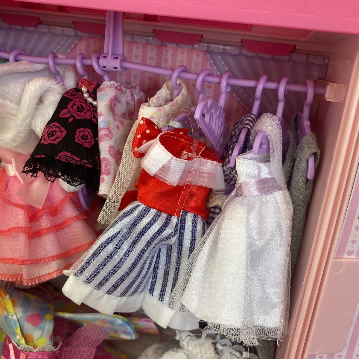 リカちゃん人形 洋服色々セットかなりお買い得 おまけ お家付けます リカちゃんの付属  はありません(洋服)｜売買されたオークション情報、yahooの商品情報をアーカイブ公開 - オークファン（aucfan.com）