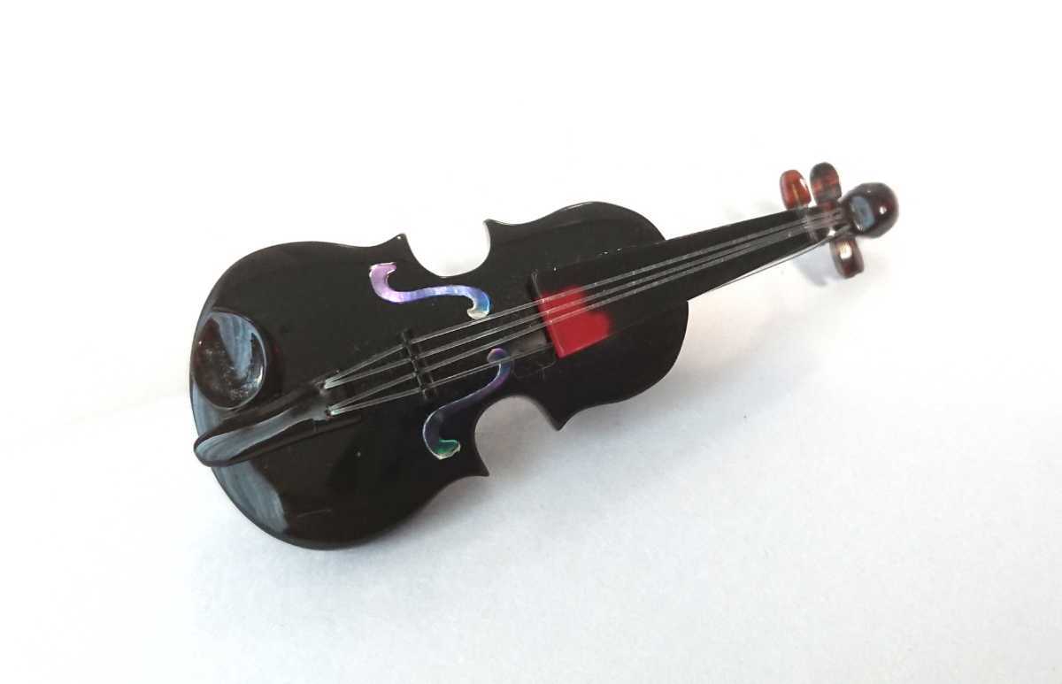 *book@ tortoise shell tortoise shell White Butterfly . violin brooch * tortoise shell musical instruments brooch 