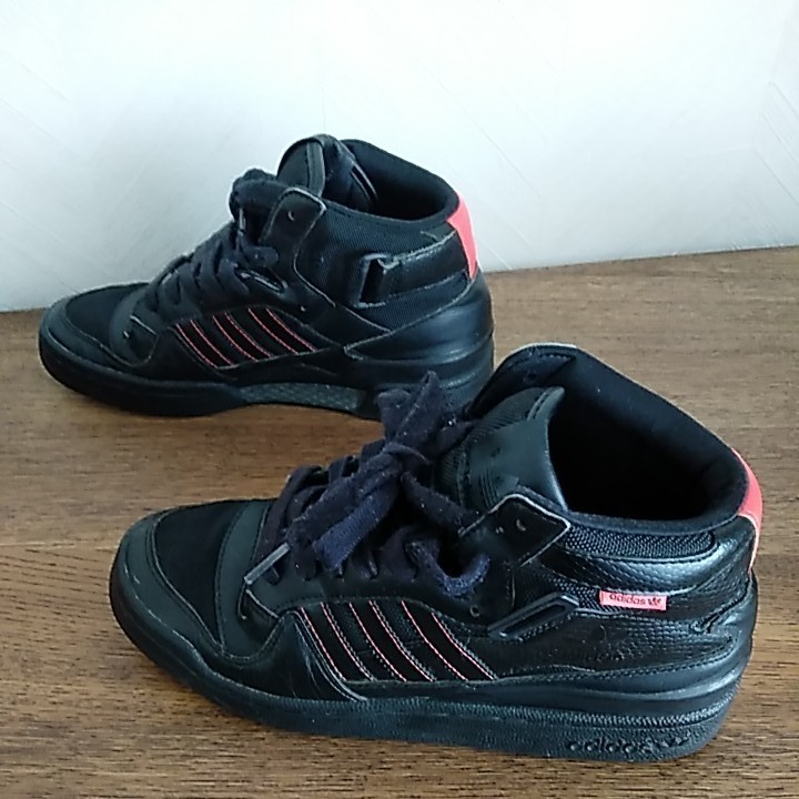 Paypayフリマ Adidas スニーカー 25 5cm G 黒 ブラック 赤 レッド アディダス ハイカット レディース メンズ Paypayフリマ Adidas スニーカー 25 5cm G 黒 ブラック 赤 レッド アディダス ハイカット レディース メンズ