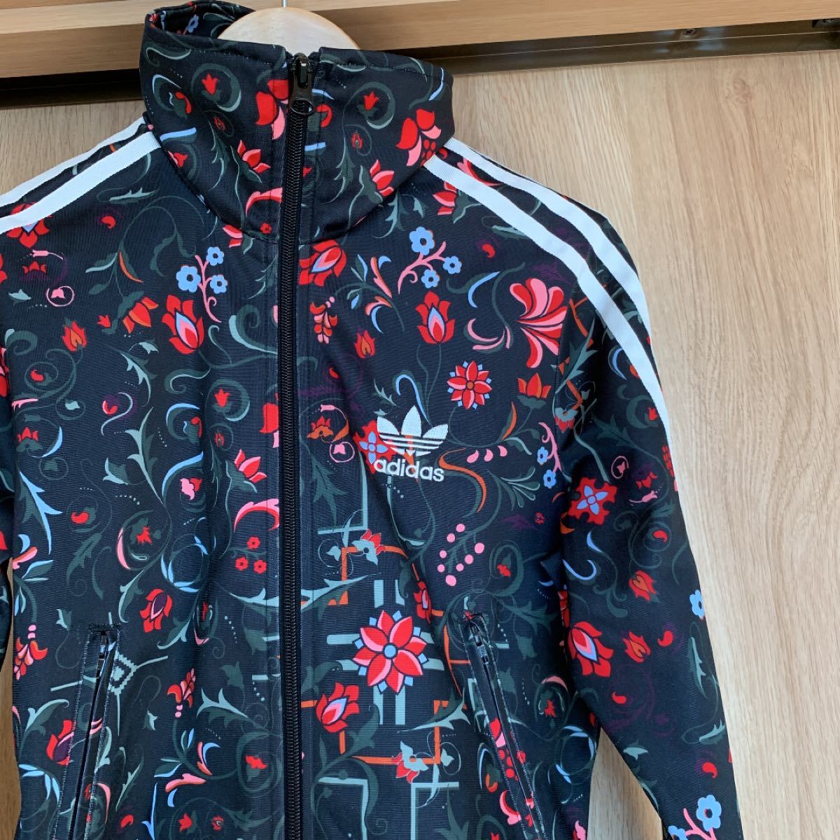 Paypayフリマ 値下げ不可 レア Adidas アディダスオリジナルス 花柄 ジャージ トップス Paypayフリマ 値下げ不可 レア Adidas アディダスオリジナルス 花柄 ジャージ トップス
