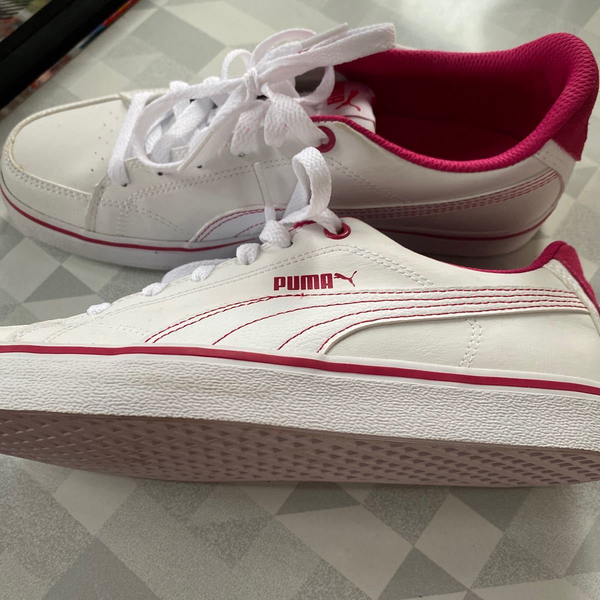 Paypayフリマ プーマ Puma シューズ ピンク 白 24 5cm Paypayフリマ プーマ Puma シューズ ピンク 白 24 5cm