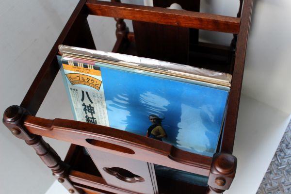 昭和レトロ ビンテージ 移動式 木製レコードラック 昭和レトロ ビンテージ 移動式 木製レコードラック