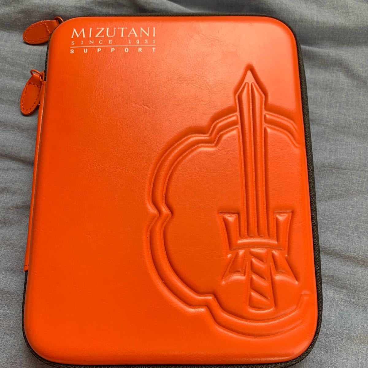 大人も着やすいシンプルファッション mizutaniシザーケース sushitai