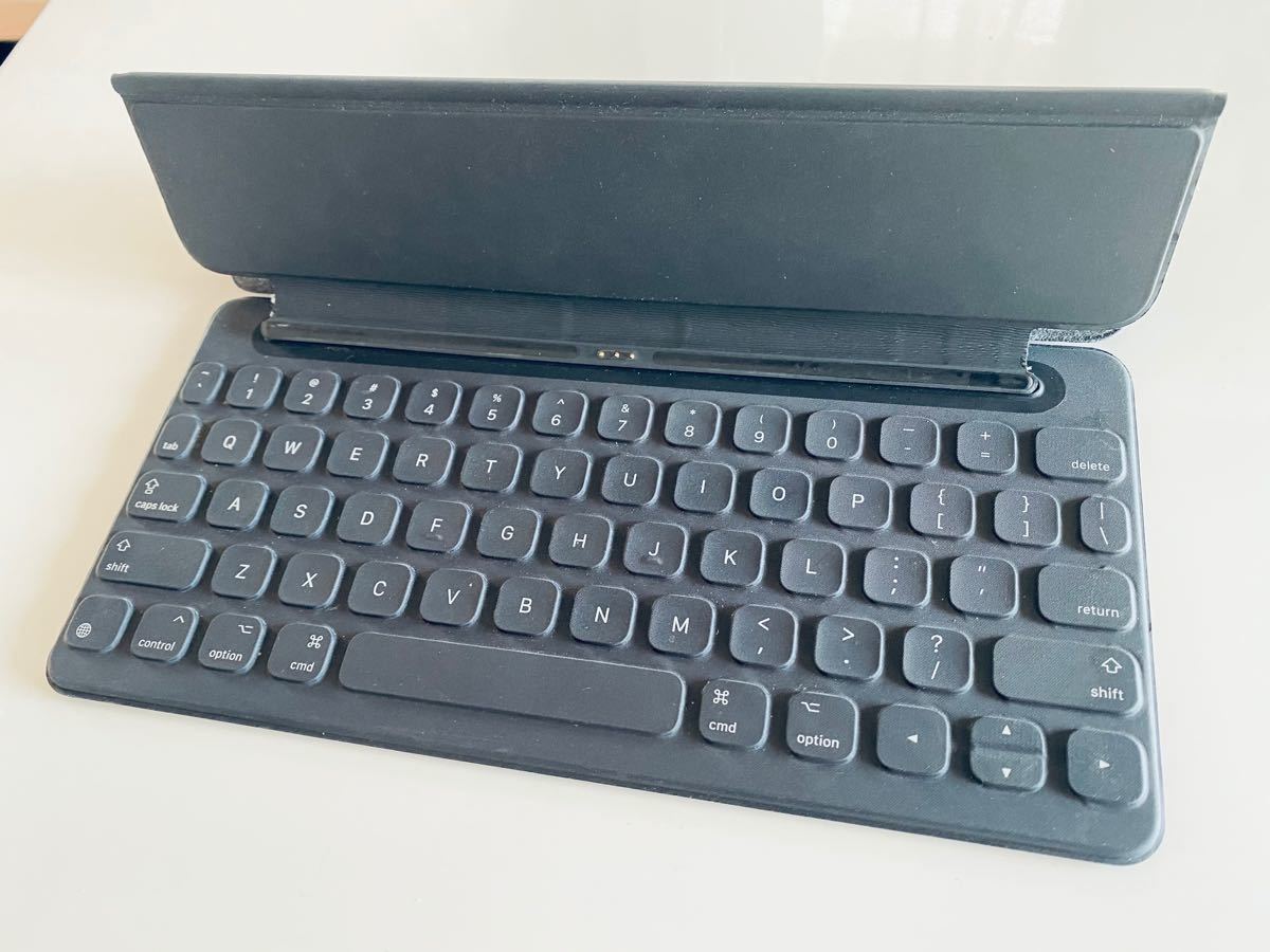 9.7インチ iPad Pro用 Smart Keyboard キーボード A1772