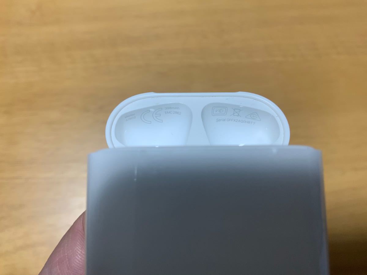 アップル AirPods 初代 両耳(右耳&左耳)と充電ケース Apple純正 アップル AirPods 初代 両耳(右耳&左耳)と充電ケース Apple純正
