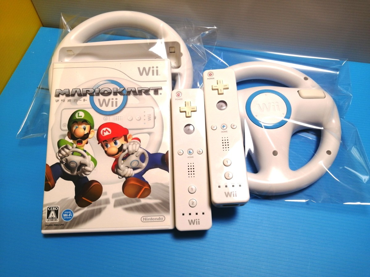 ニンテンドー Wiiマリオカート マリオカート　Wii リモコン（シロ）2個　Wii ハンドル 2個