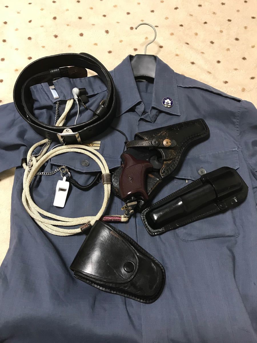 警察グッズ 私服用拳銃ランヤード カールコード - 個人装備