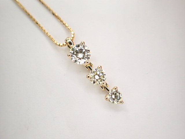 美品 田崎真珠 タサキ K18 ダイヤ計0.565ct トリロジー ネックレス-